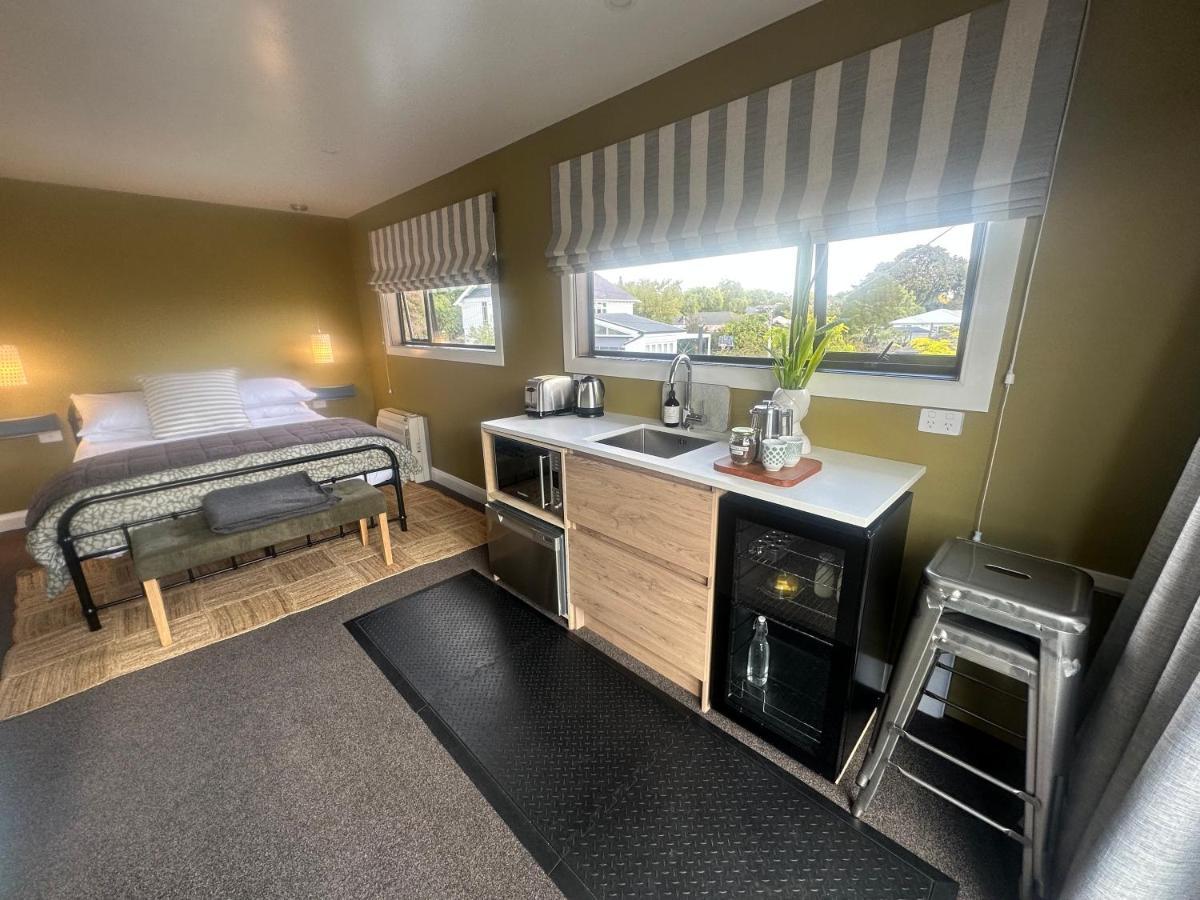 Beckenham Studio On Tree Lined Street Крайстчърч Екстериор снимка
