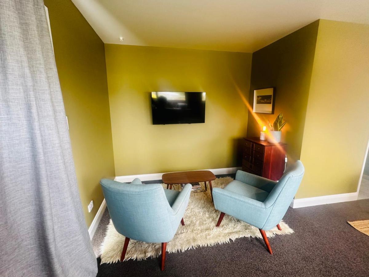 Beckenham Studio On Tree Lined Street Крайстчърч Екстериор снимка